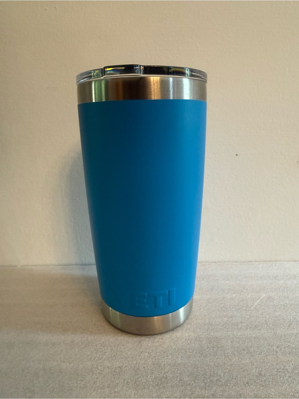 YETI Retired Tahoe Blue 20oz Rambler w/ Magslide Lid - Picture 2 of 8